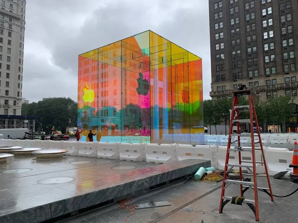 這一次，蘋果店讓大家「性高潮」了！網(wǎng)友：在紐約大道升起彩虹！